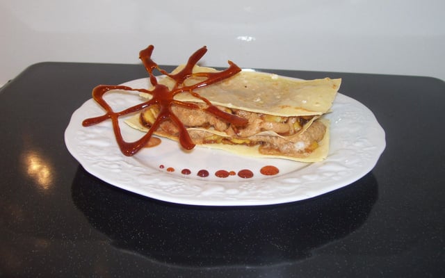 Mille-feuilles de crêpes craquantes aux pommes et carambars