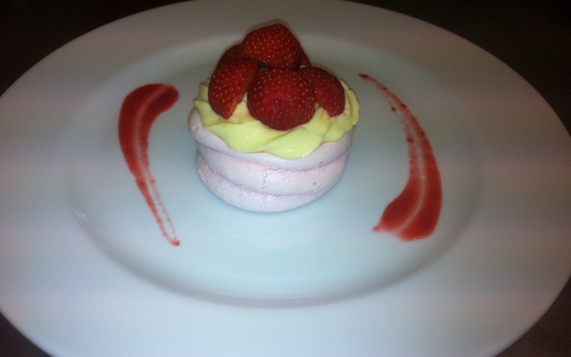 Pavlova aux fraises traditionnelle