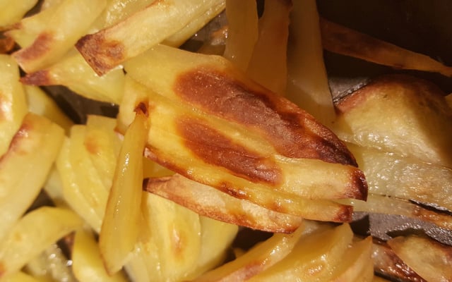 Frites au four maison peu grasses