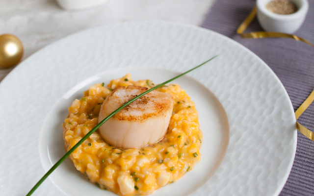 Risotto crémeux de potiron et Ortolan, noix de Saint-Jacques poêlées à l'huile de noisette