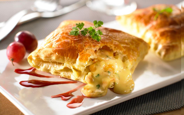 Feuilleté à l'apoisses Berthaut et raisins