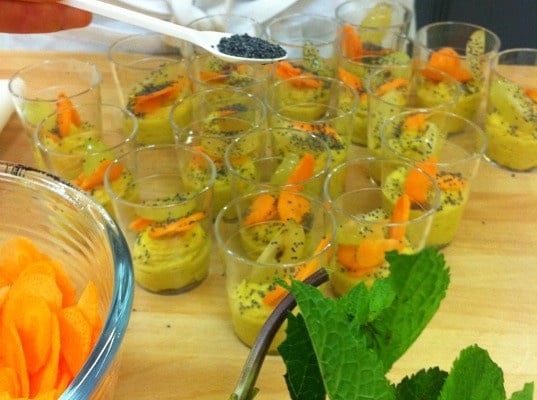 Radis noir, avocat, saumon fumé, coco, sésame