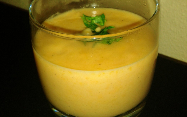Velouté de carottes et pommes de terre au cumin et Saint morêt