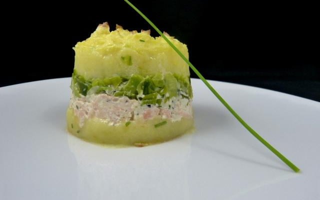 Parmentier de saumon, poireauxau boursin poivre