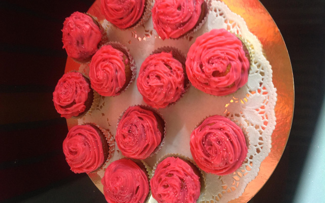 Cupcake chocolat, ganache Milka, nuage de Chantilly