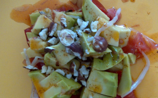 Tartare d'avocat aux graines germées