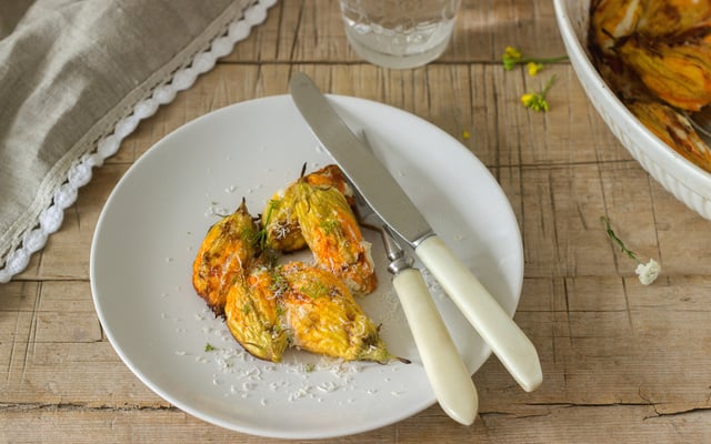 Fleurs de courgettes farcies à la ricotta