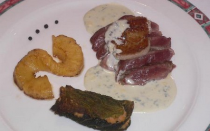 Magret de canard rôti, Mille-Feuille de Chou vert et sa douceur exotique