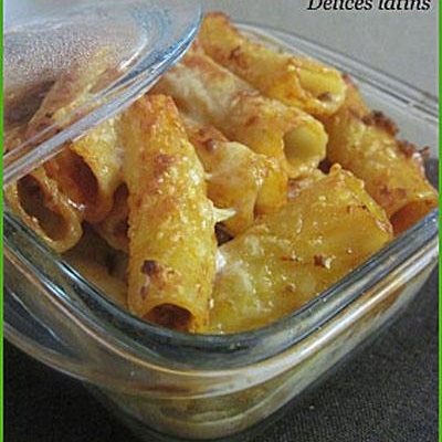 Gratin de pâtes à la mozzarella, Pasta al forno