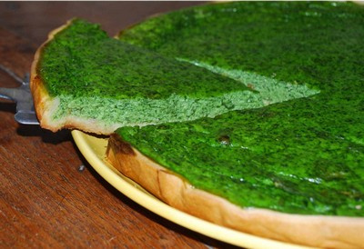Tarte toute verte aux pousses d'épinards presque crues