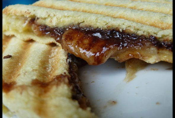 Le croque banane-chocolat-noix de coco