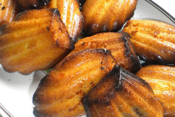 Madeleine chorizo, chèvre et tapenade