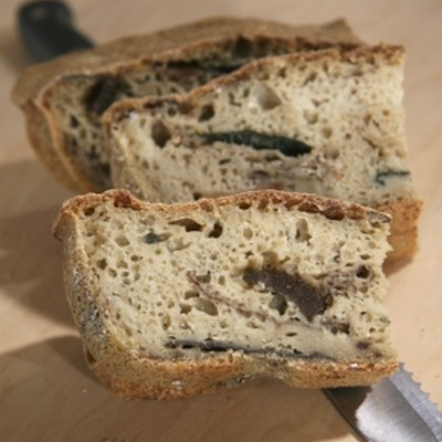 Pain de pommes de terre aux cèpes et à l'ail