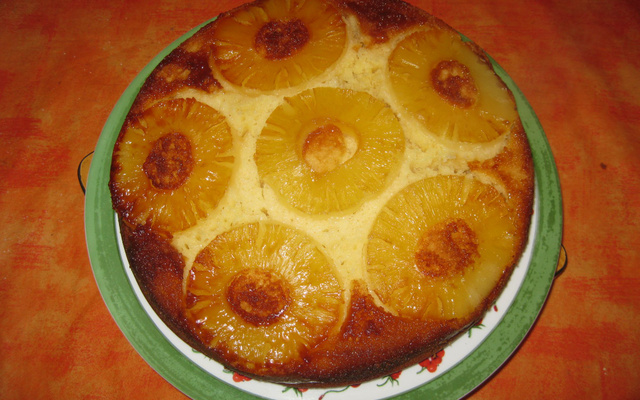 Gâteau au yaourt à l'ananas et au caramel