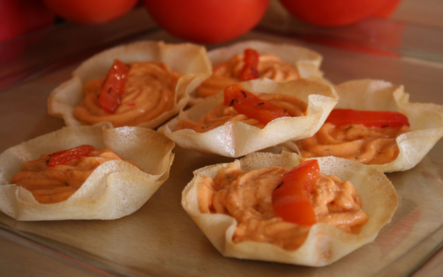 Mousse de poivrons en coques croustillantes