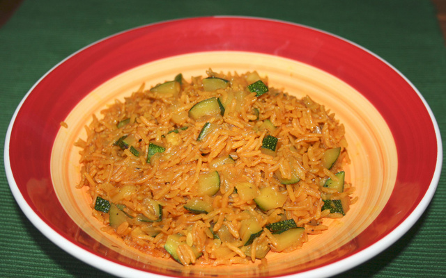 Riz safrané aux courgettes