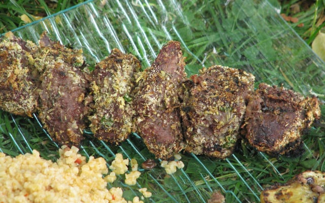 Brochettes de bœuf panées à la farine de manioc