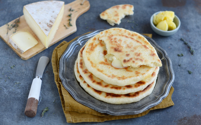 Cheese naan au Saint-Nectaire