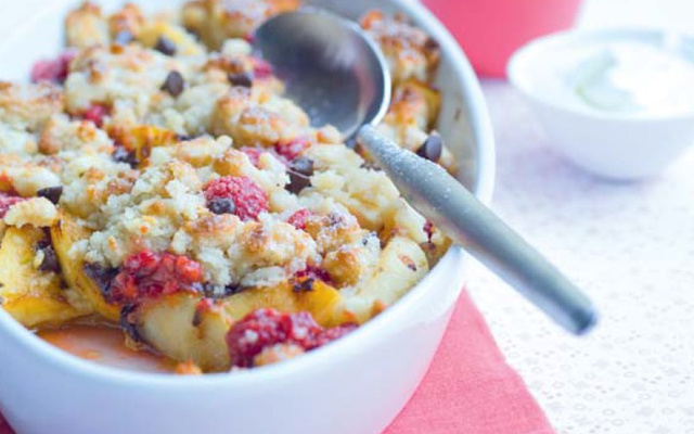 Crumble pomme framboise et chocolat