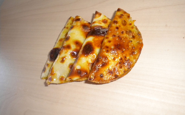 Mezzaluna  du Sud (aux chèvre,poivrons, et tomates séchées)