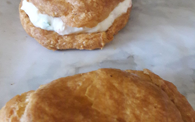 Choux à la chantilly de saumon fumé
