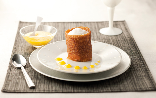 Croustillant chocolat caramel et coulis d'abricot