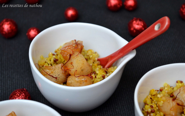 Saint-Jacques caramélisées à la vanille et clémentine, quinoa-boulgour au safran