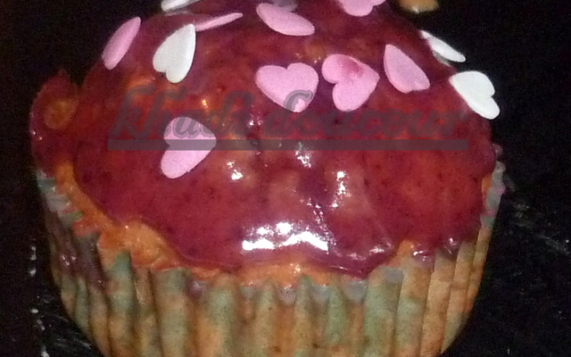 Muffin mangue glaçage mûre