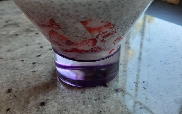 Pudding aux graines de chia et fraises du Périgord IGP