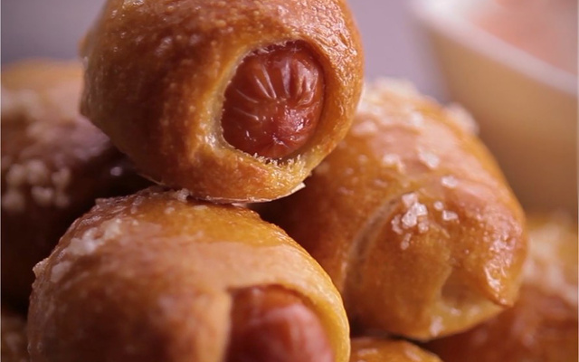 Mini-bretzels aux saucisses