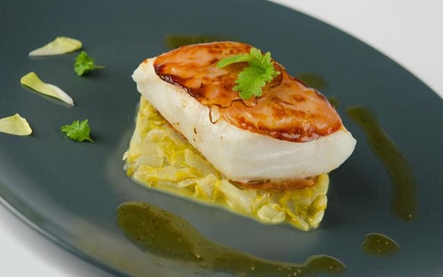 Pavés de cabillaud de Norvège en robe de lome et endives à l'orange