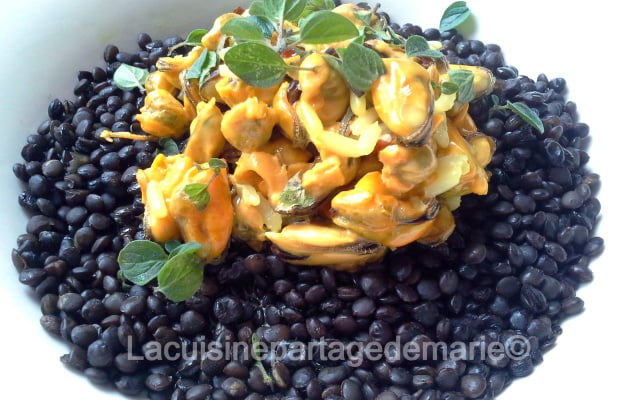 Moules lait de coco et lentilles beluga