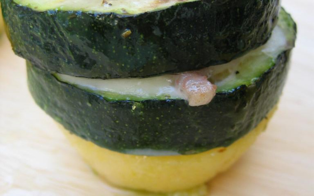 Polenta et courgette coulis d'huile basilic