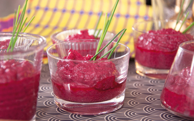 Crème de betteraves rouges aux herbes