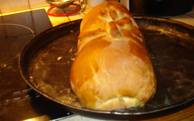 Saumon entier en croûte feuilleté à la mousseline de Saint-Jacques et émulsion de beurre au citron