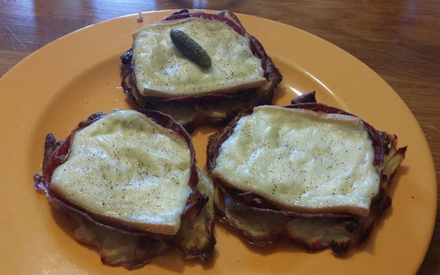 Tartelettes de pommes de terre à la coppa et au fromage                                                                                                     