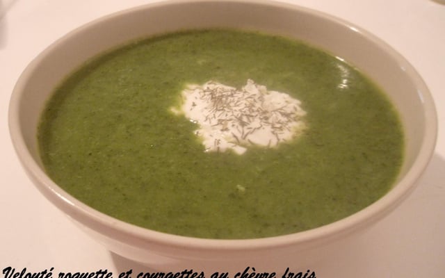 Velouté de roquette et courgettes au chèvre frais