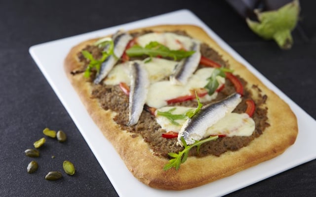 Pizza aubergine mozzarella et poivron