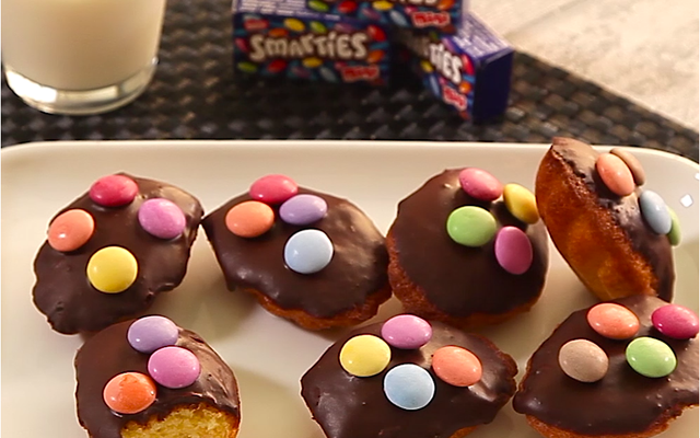 Madeleines au Smarties