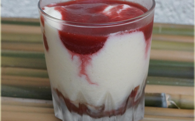 Tiramisu aux spéculoos et à la soupe de fraises Andros