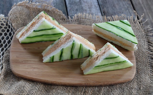 Mini club-sandwich concombre et saumon