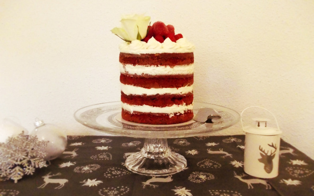 Red velvet naked cake aux framboises