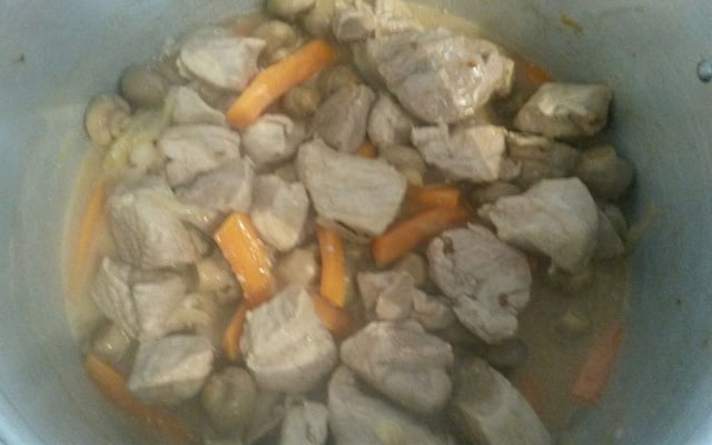 Sauté de porc aux girolles et cèpes