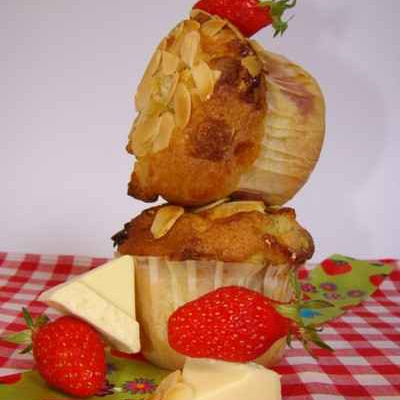 Petits cakes aux fraises et Toblerone blanc