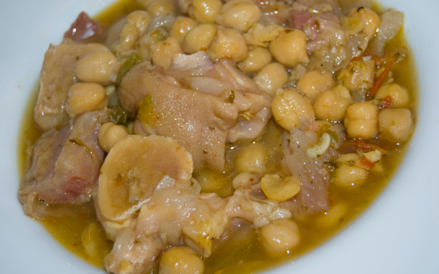 Pied de veau aux pois chiches.