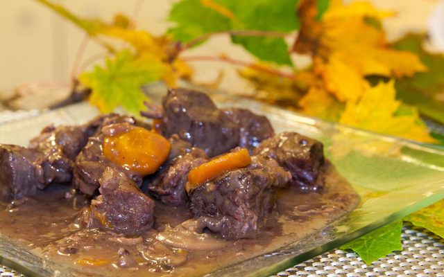 Boeuf bourguignon et sa garniture généreuse