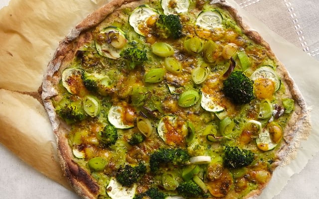 Pizza verte semi complète à la crème de courgettes