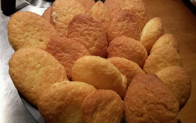 Madeleines légères parfumées au citron