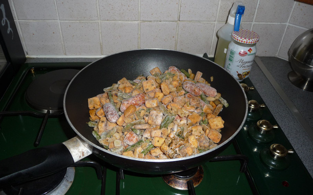 Poêlée paysanne et saucisses fumées