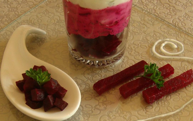 Mousse de roquette sur lit de betteraves